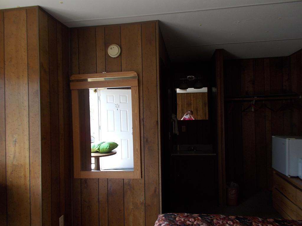 Atomic Inn Beatty Near Death Valley מראה חיצוני תמונה