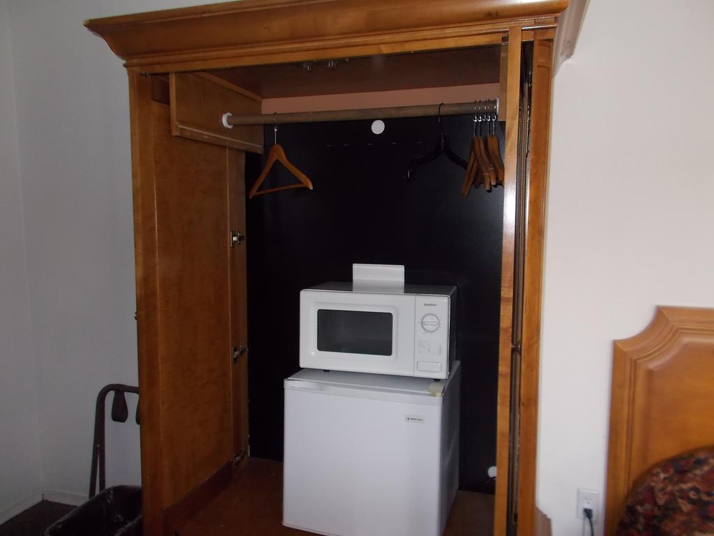 Atomic Inn Beatty Near Death Valley מראה חיצוני תמונה
