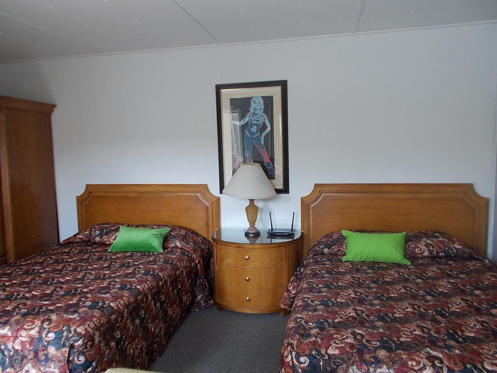 Atomic Inn Beatty Near Death Valley מראה חיצוני תמונה